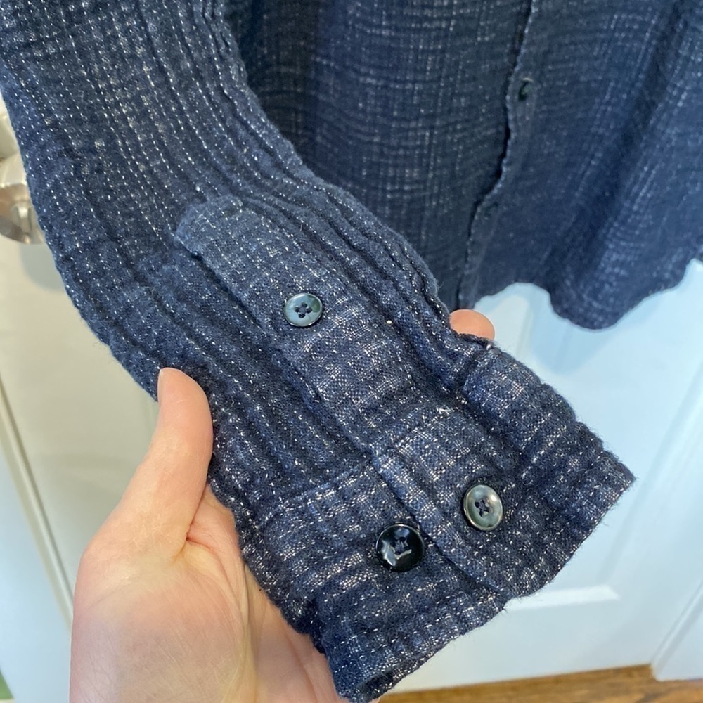 Gray By Saks Fifth Ave Linen Button Down Shirt Navy EUC - Picture 5 of 14